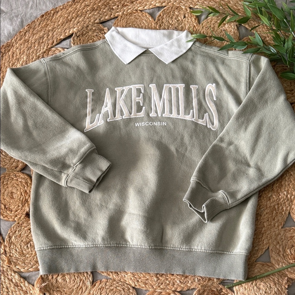 Zara Boxy Sage Lake Mill Print Collar Sweatshirt. Size 9